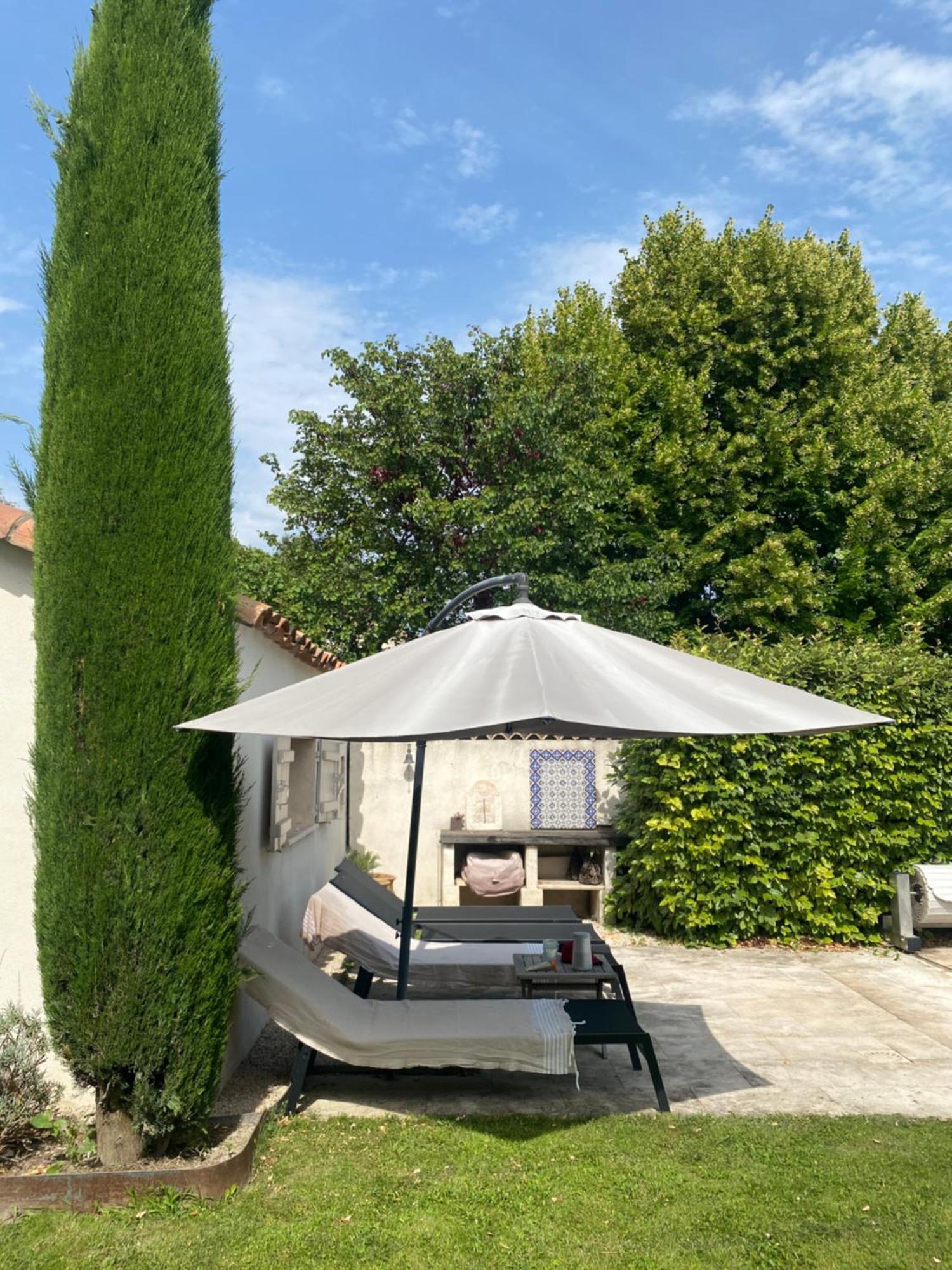 Le Mas Du Chemin : Mas Typique Des Alpilles Paradou Exteriör bild